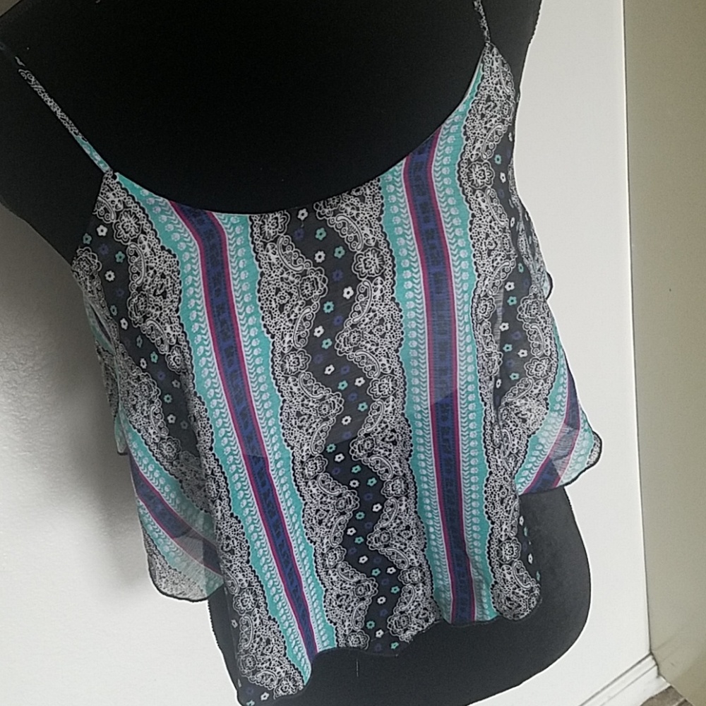 💚 5 for $25 💚 Blue crop top